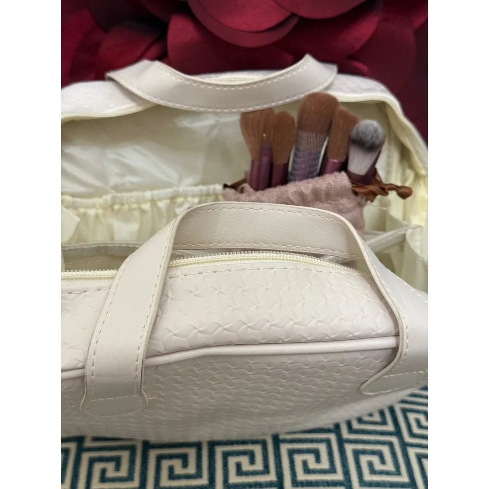 Glam Pouch Makeup Bag White Cosmetic Travel‎ Organizer Brush Holder Case
